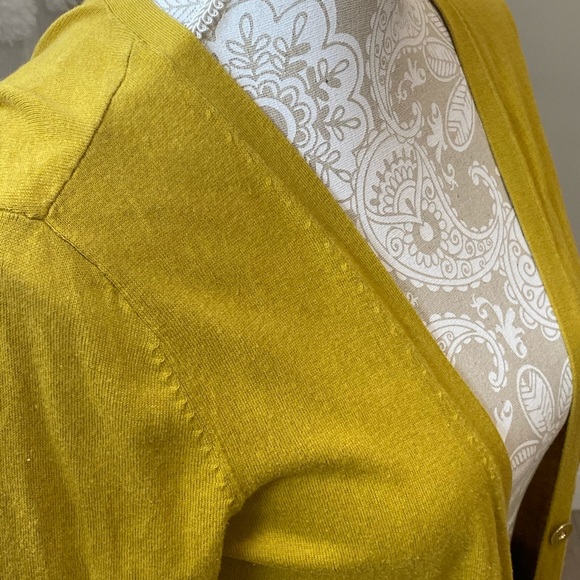 Banana Republic - Picture 2 of 5